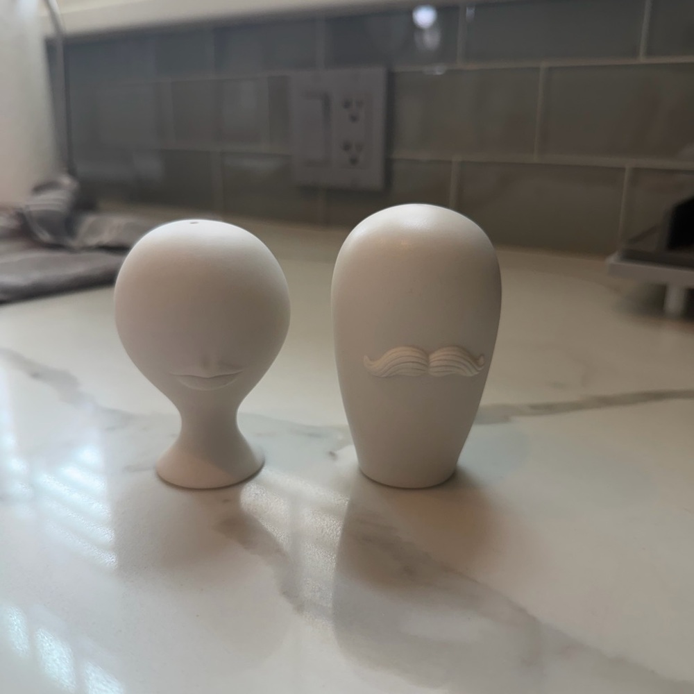Jonathan Adler White Ceramic Salt and Pepper Shakers – Lips & Mustache
